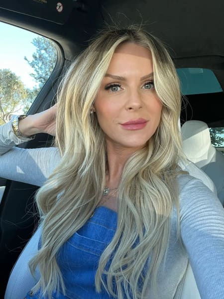 Voluminous ponytail with clip-ins